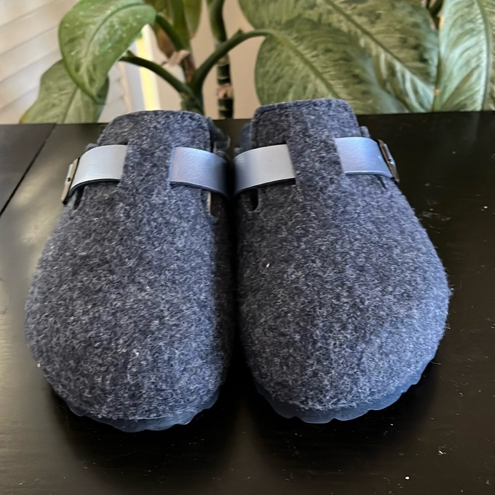 Biotime Lined Sandals (US7 Women’s)